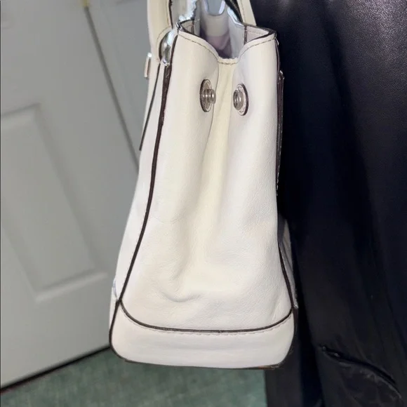 Coach F13675 Hampton Madeleine satchel/carryall smooth thick leather
White EUC - Picture 6 of 17